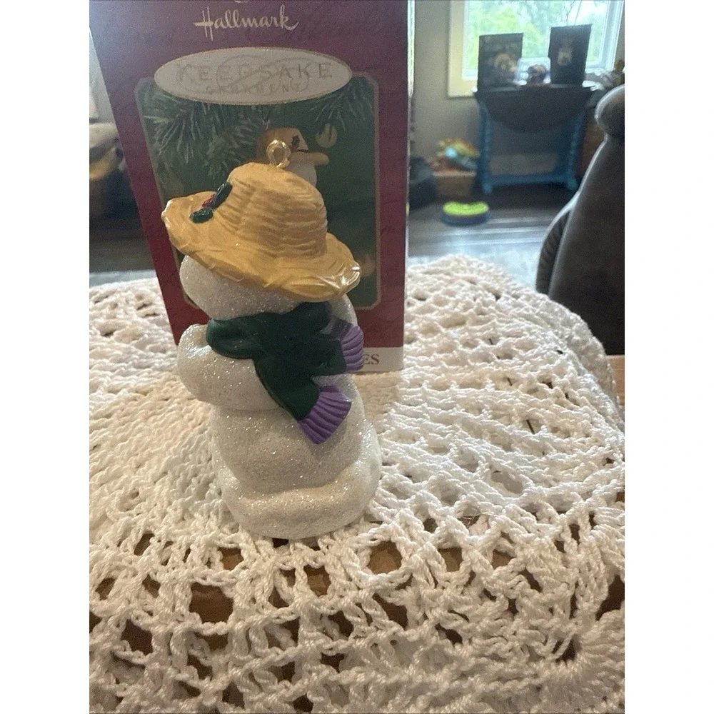 Hallmark Keepsake 2001 Snow Buddies Ornament New in Box